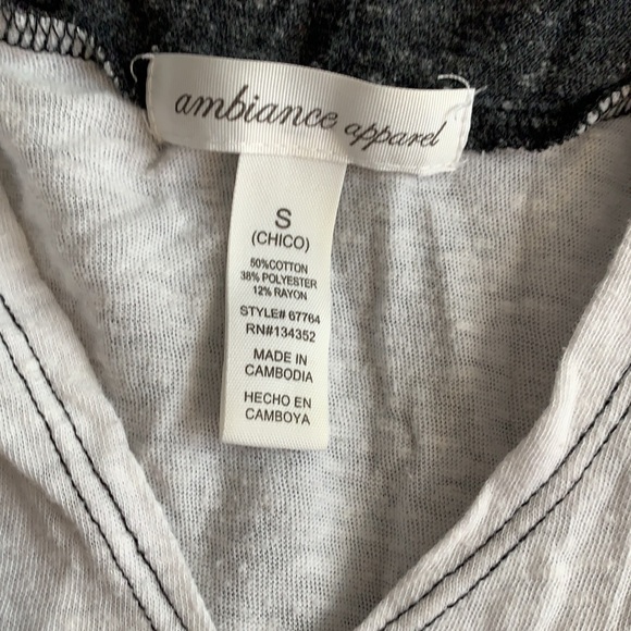 Shirt bundle of Four - Picture 4 of 12